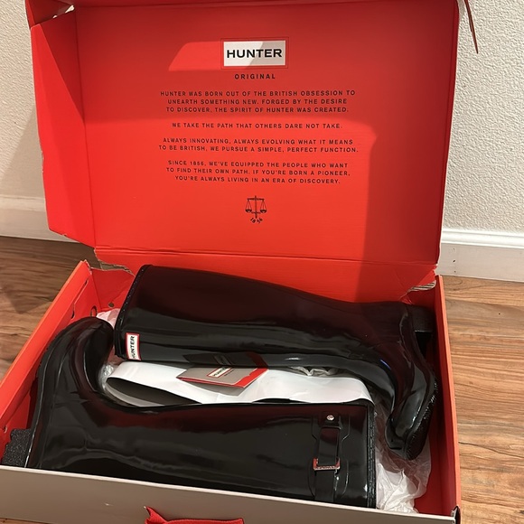 ✨Tall gloss hunter rain boots! Brand new✨ - Picture 9 of 12